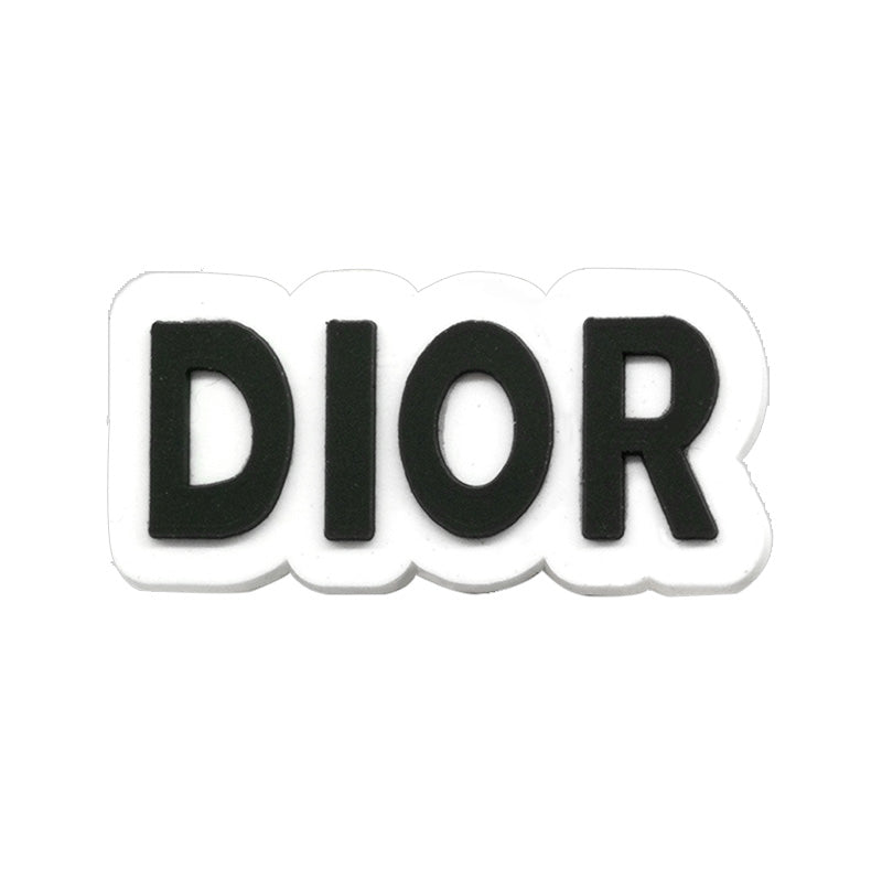 Charms para zapatos inspirados en el logotipo de la marca
