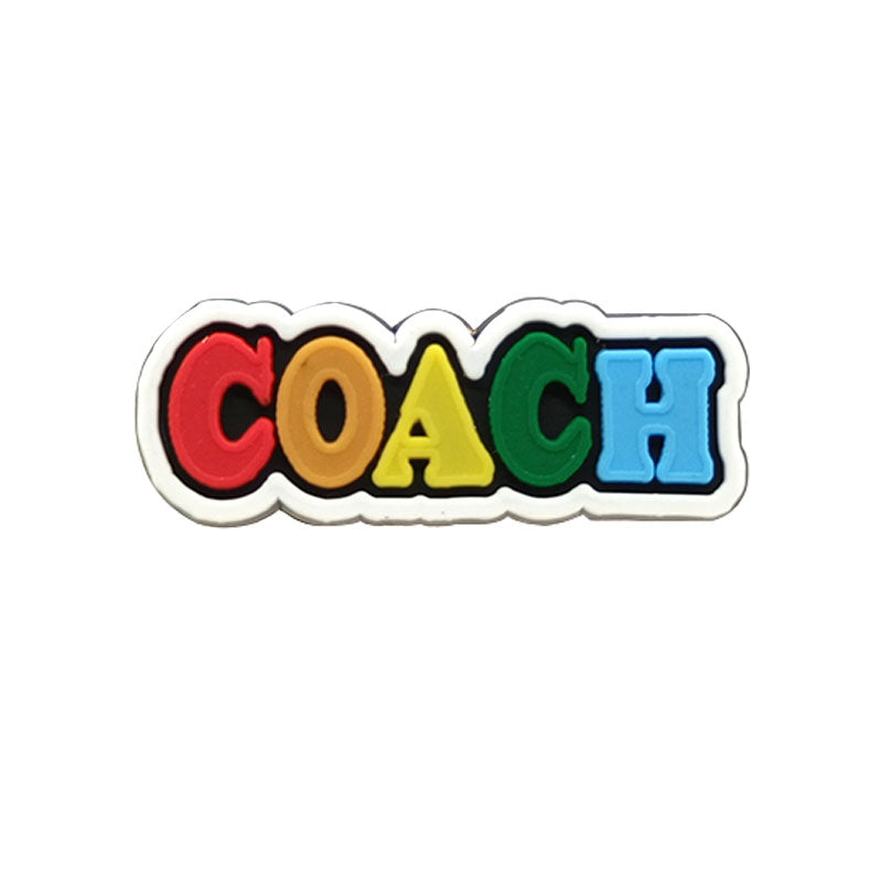 Charms para zapatos inspirados en el logotipo de la marca