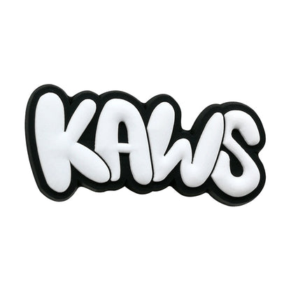 Inspirado en los adornos para zapatos de KAWS