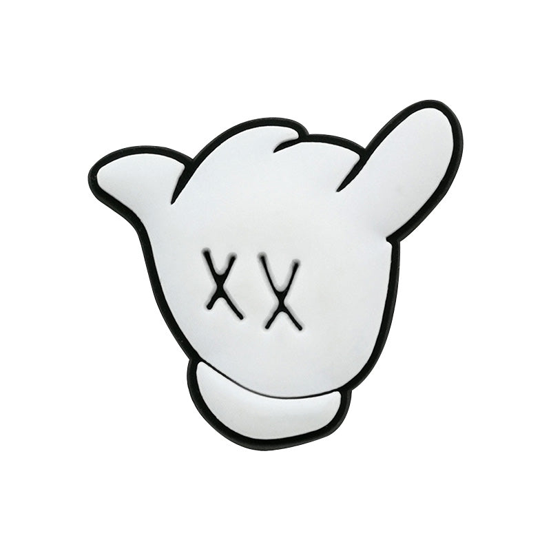 Inspirado en los adornos para zapatos de KAWS