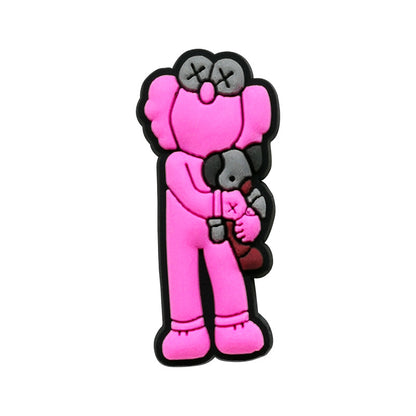 Inspirado en los adornos para zapatos de KAWS