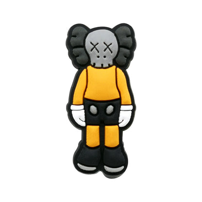 Inspirado en los adornos para zapatos de KAWS