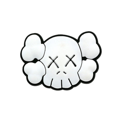 Inspirado en los adornos para zapatos de KAWS