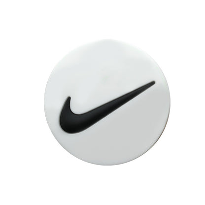 Charms para zapatos inspirados en el logotipo de la marca