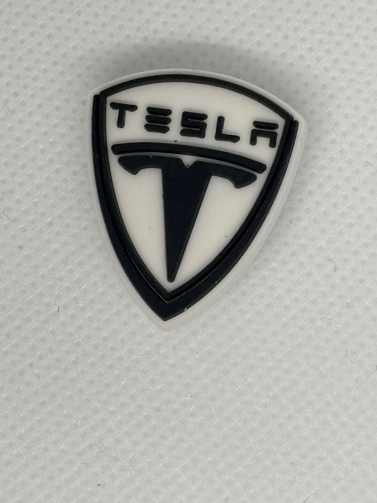 Adornos para zapatos inspirados en el logotipo de marcas de automóviles