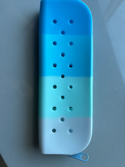 Estuche para lápices con dijes