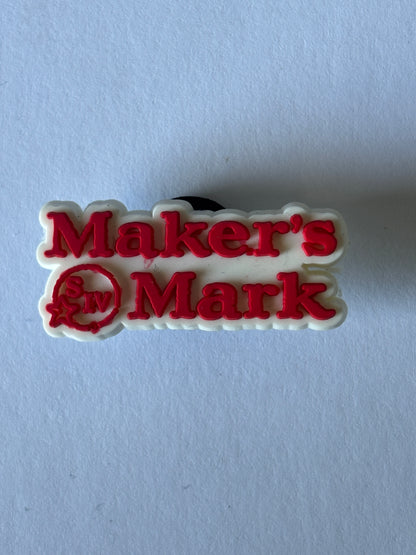 Inspirado en los adornos para zapatos de marcas de alcohol