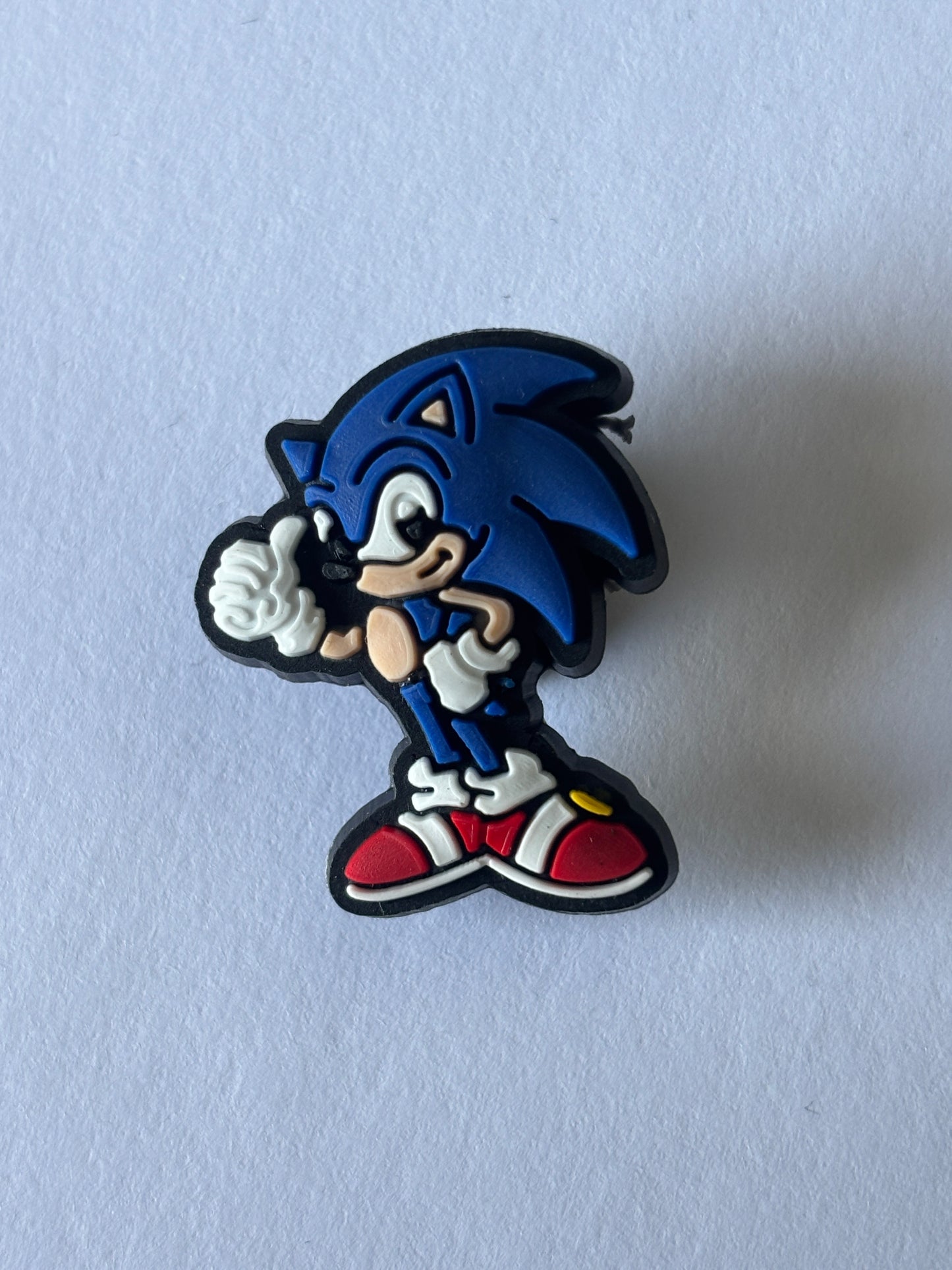 Inspirado en el dije para zapatos de Sonic the Hedgehog