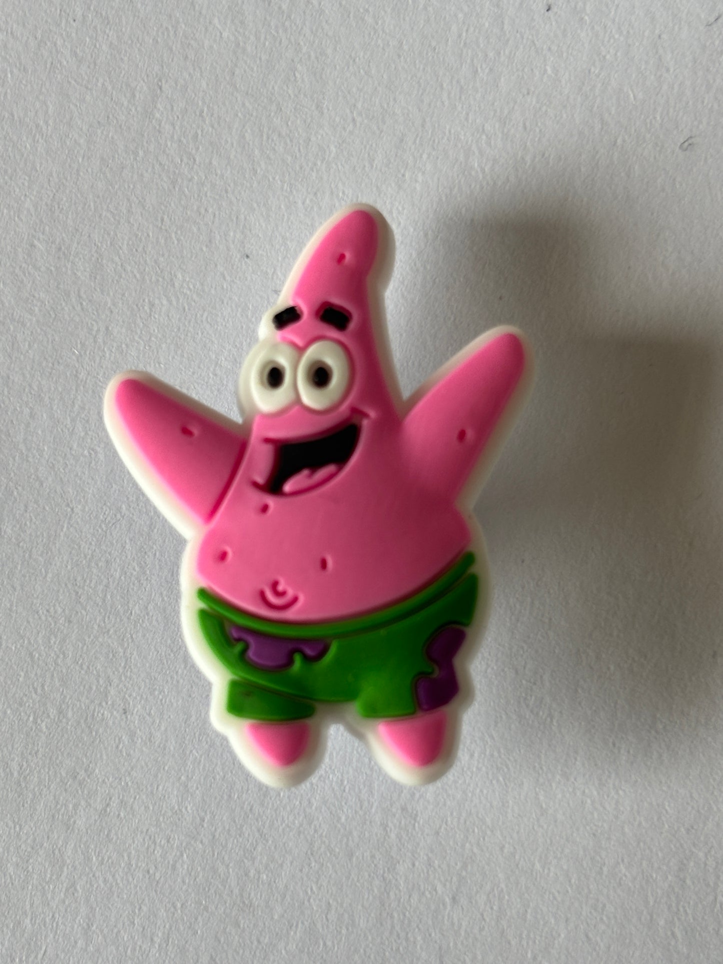 Inspirado en los adornos para zapatos de Bob Esponja
