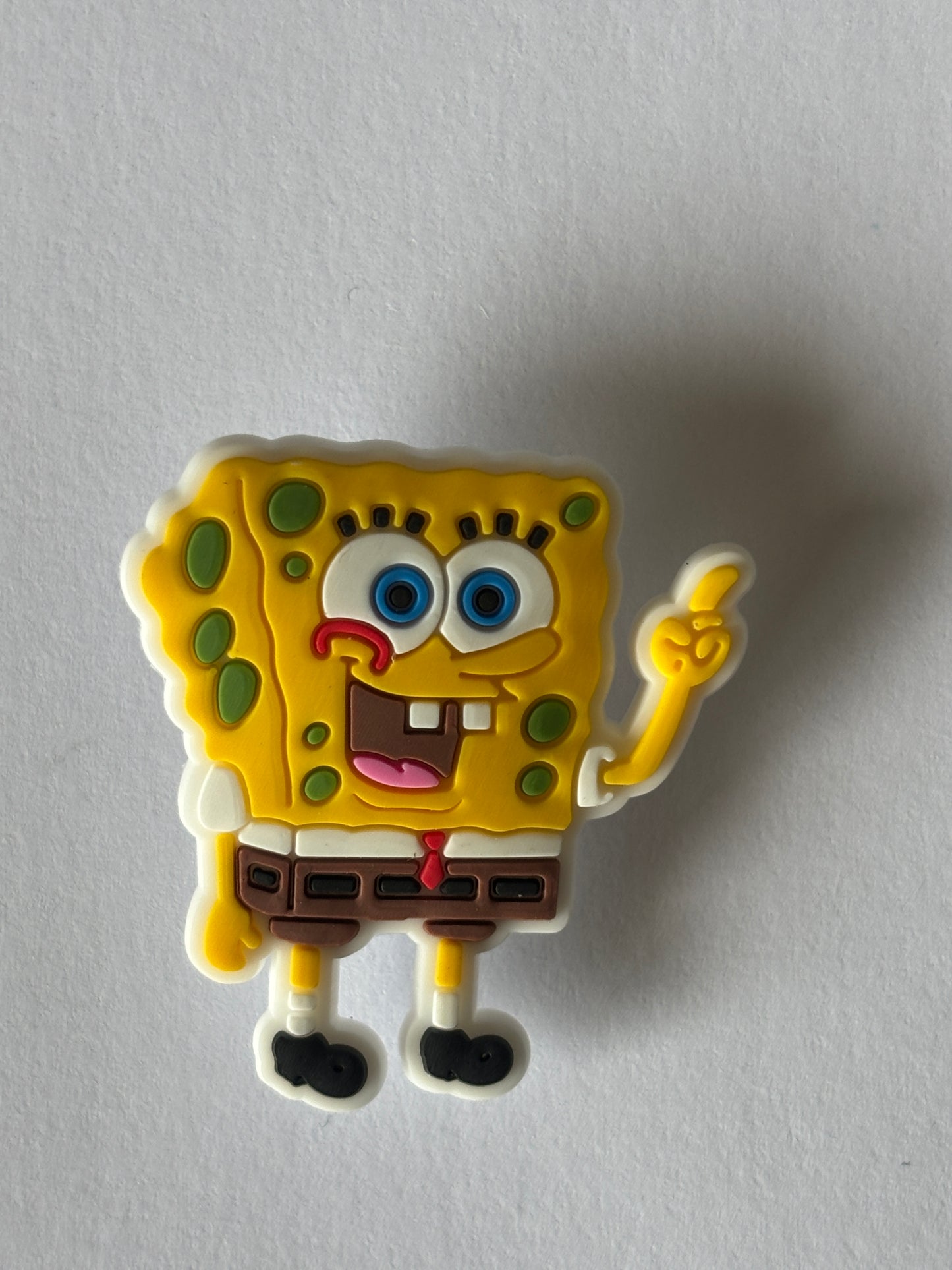 Inspirado en los adornos para zapatos de Bob Esponja
